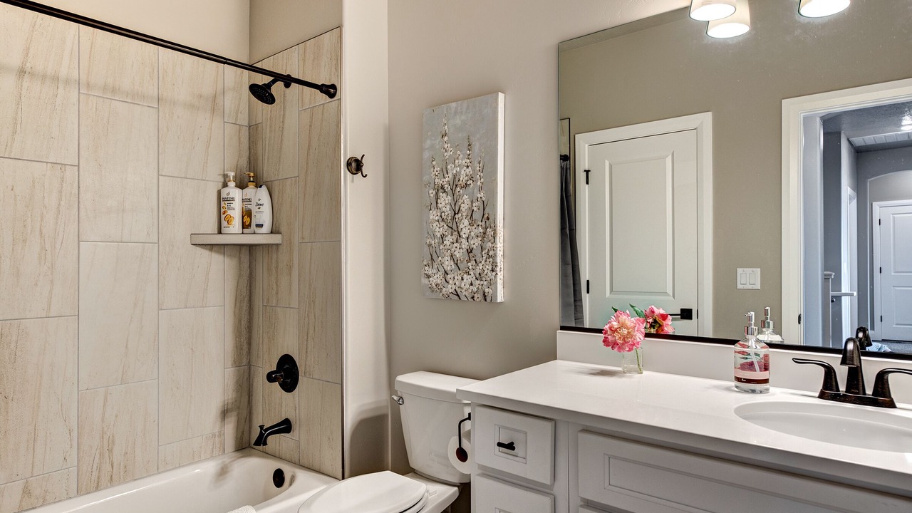 Photo of Bathroom in Hurricane