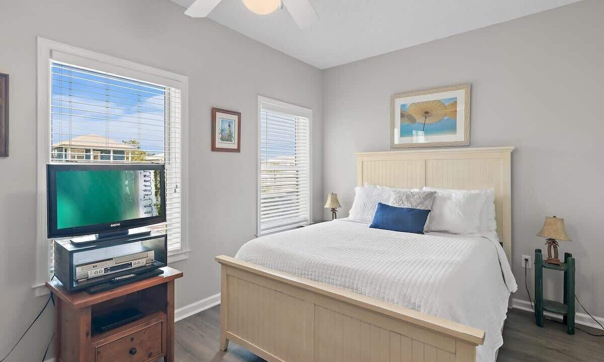 Photo of Bedroom in Seacrest