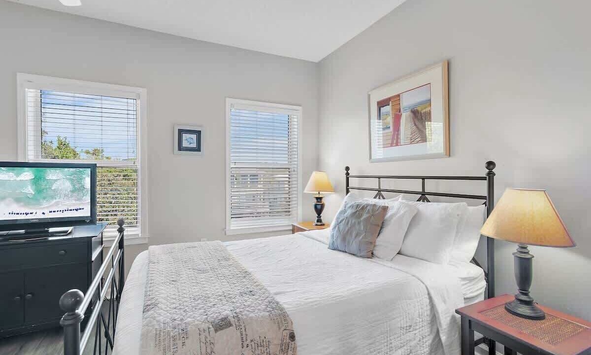 Photo of Bedroom in Seacrest