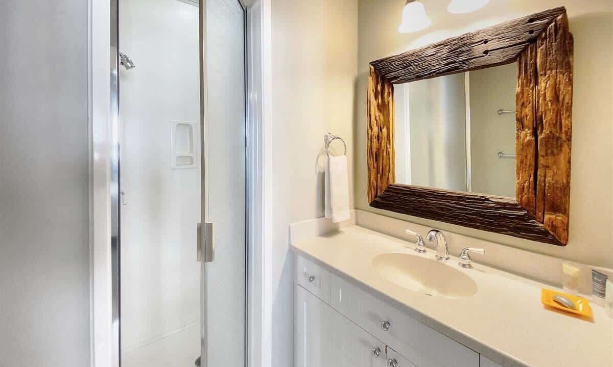 Photo of Bathroom in Beach District