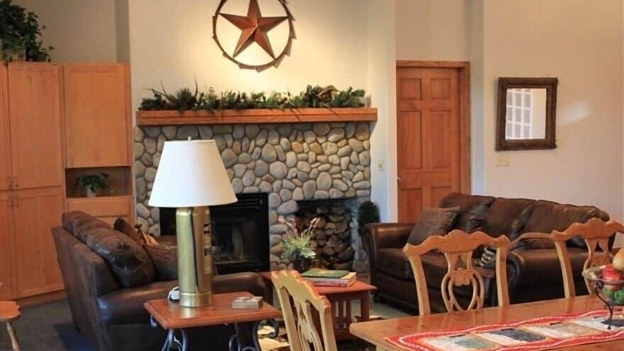 Photo of Livingroom in Victor