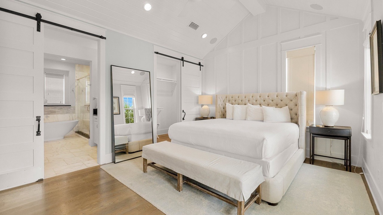 Photo of Bedroom in Seacrest Beach