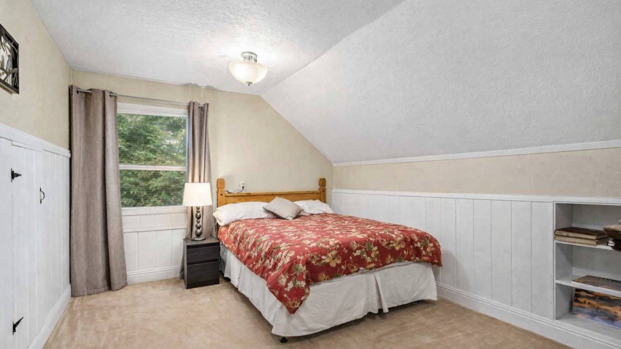 Photo of Bedroom in Far West