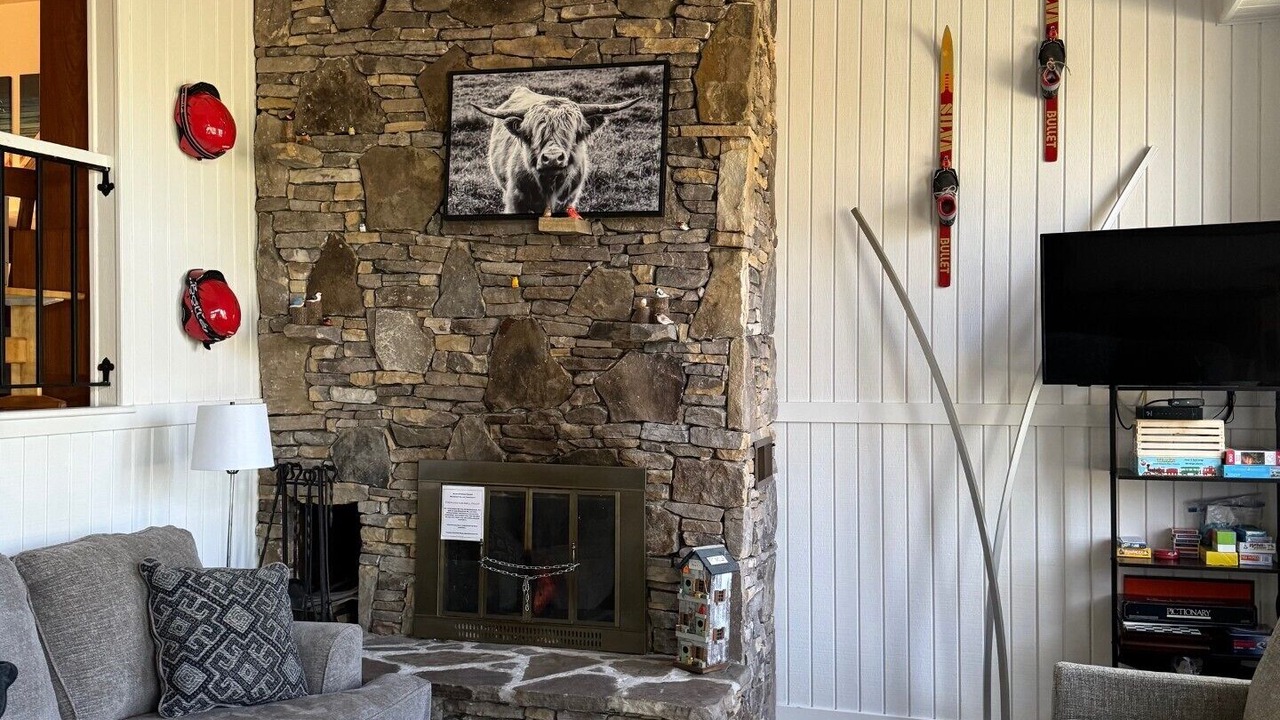 Photo of Livingroom in Seven Springs