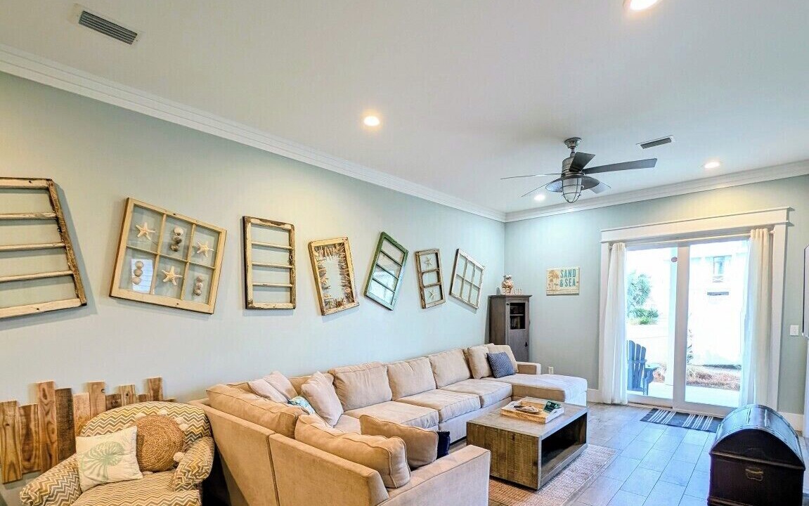 Photo of Livingroom in Kiska Beach
