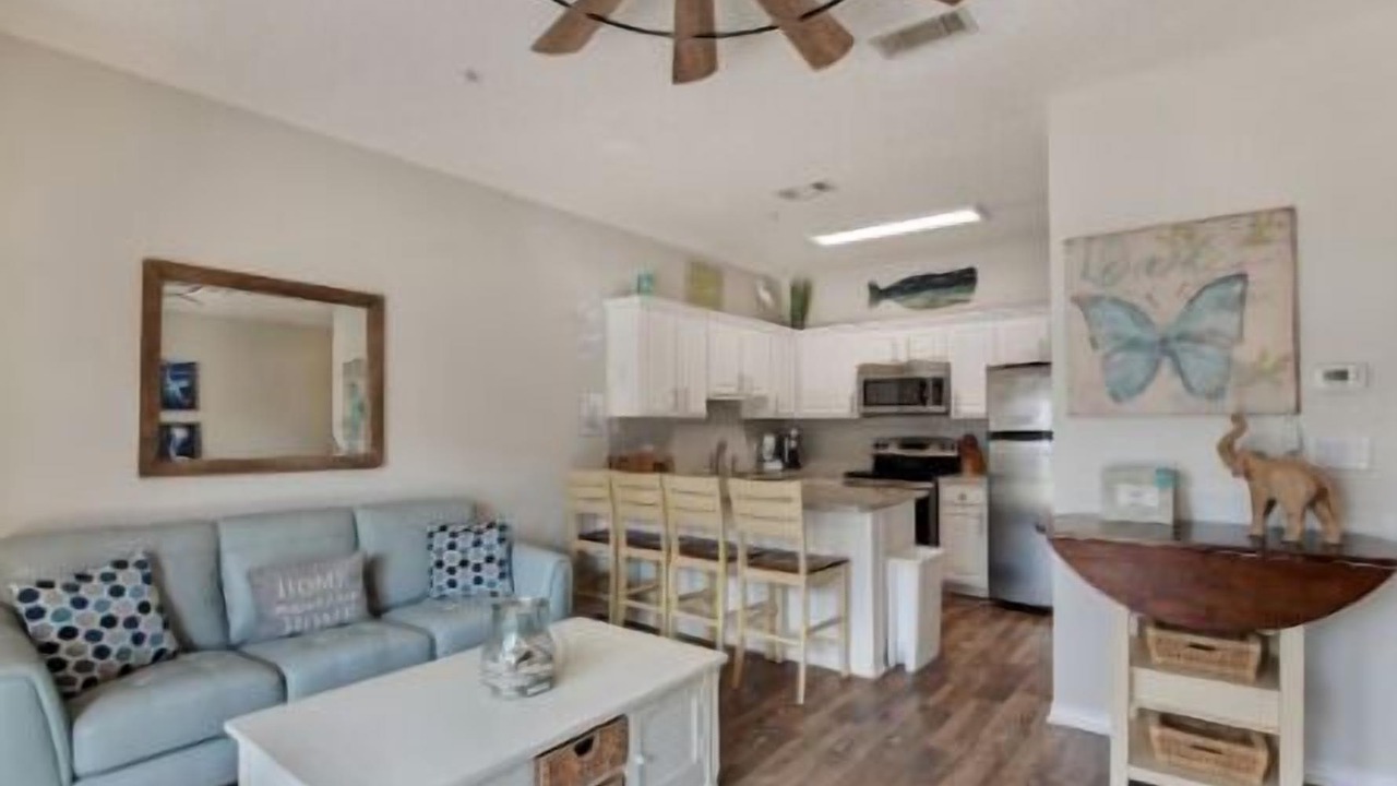 Photo of Bedroom in Crystal Beach