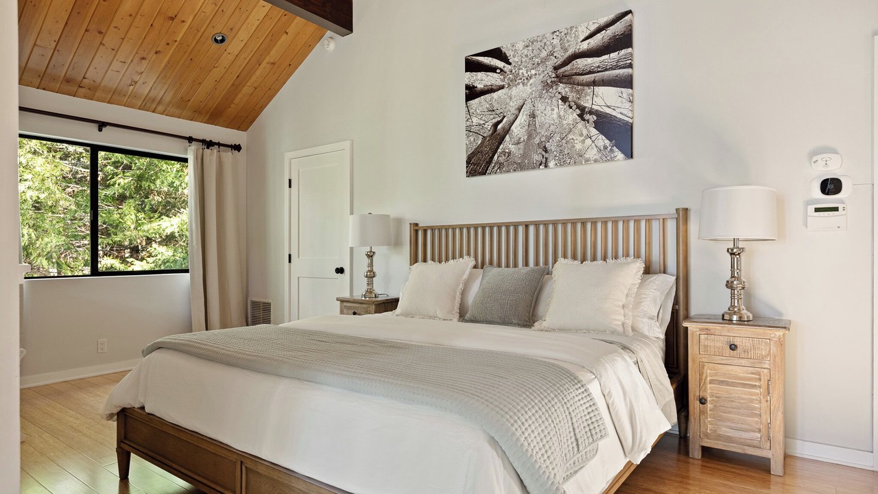Photo of Bedroom in Cedar Glen
