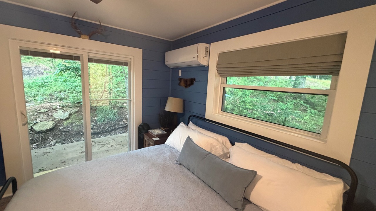 Photo of Bedroom in Springdale
