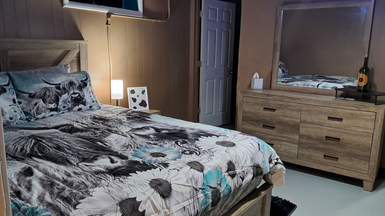 Photo of Bedroom in Crescent Lake