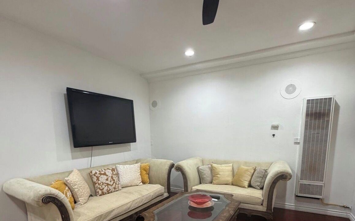 Photo of Livingroom in Anaheim Colony Historic District