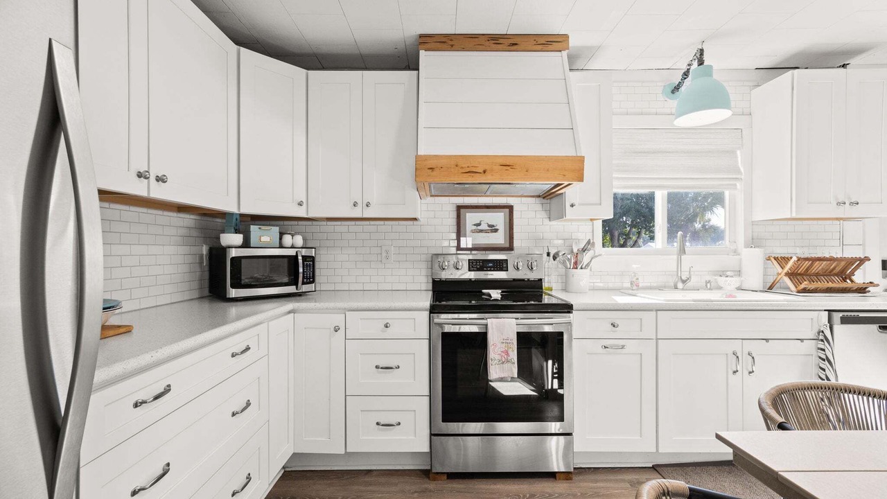 Photo of Kitchen in Laguna Beach Estates