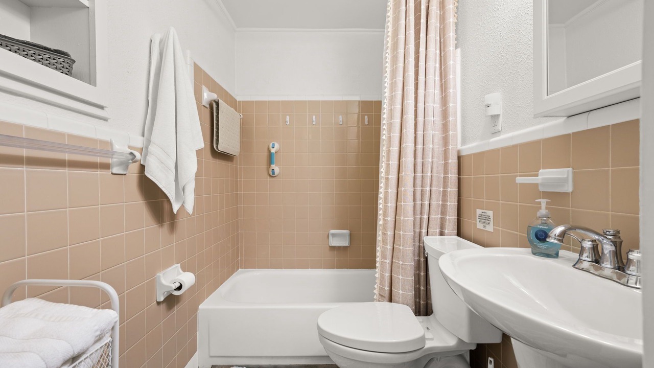 Photo of Bathroom in Laguna Beach Estates