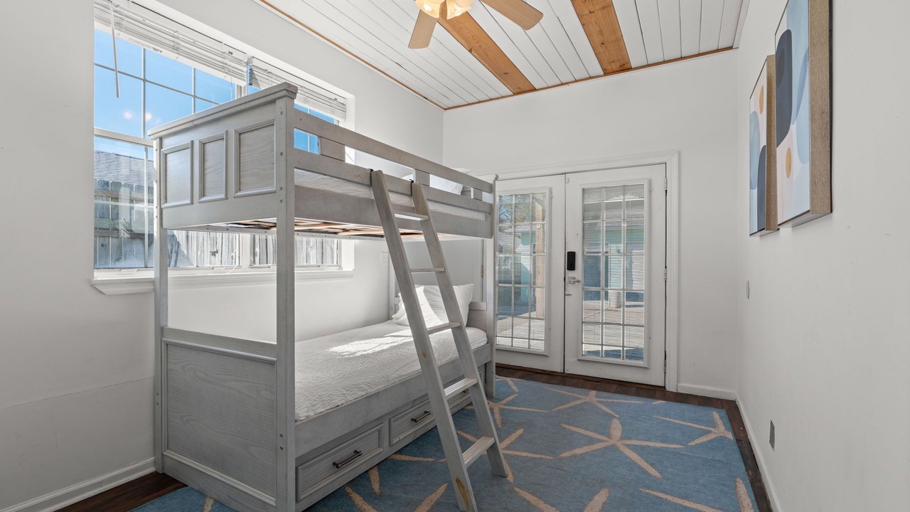 Photo of Bedroom in Laguna Beach