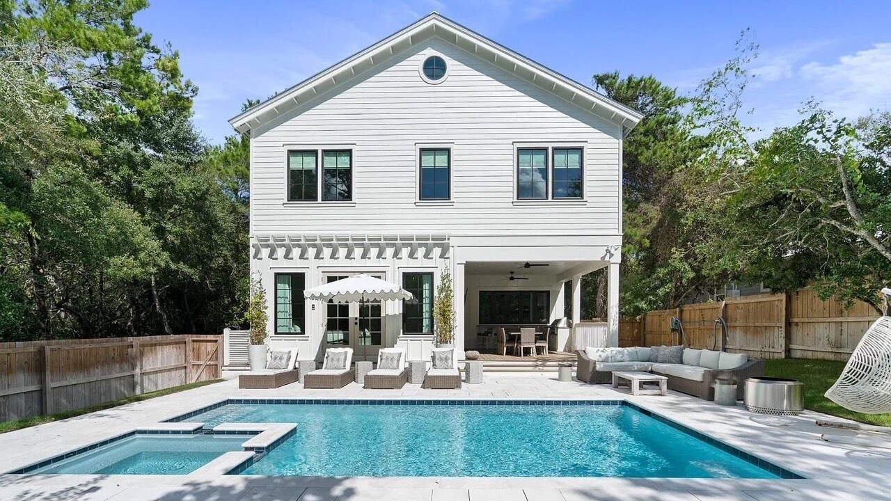 Photo of Outdoor in White's Gulfview