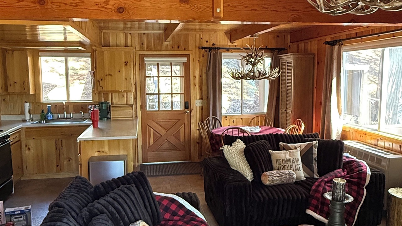 Photo of Livingroom in Cold Springs