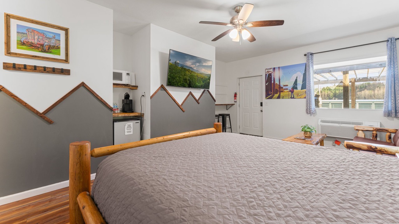 Photo of Bedroom in Wears Valley