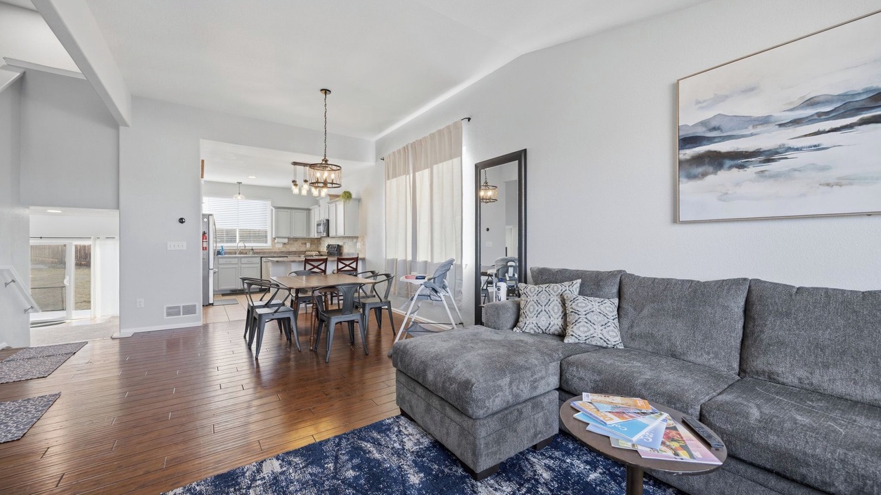 Photo of Livingroom in Security-Widefield