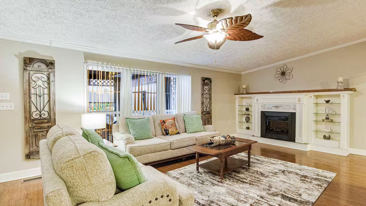 Photo of Livingroom in Milton