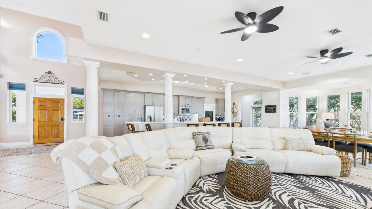 Photo of Livingroom in Mary Esther