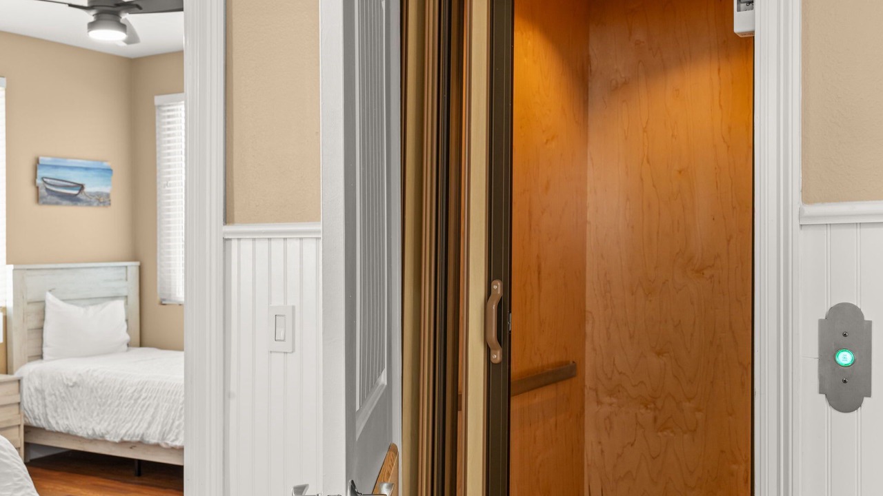 Photo of Bedroom in Laguna Beach Estates