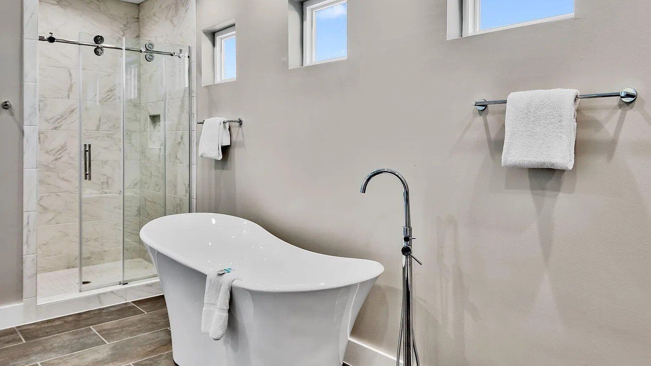 Photo of Bathroom in Emerald Waters Village