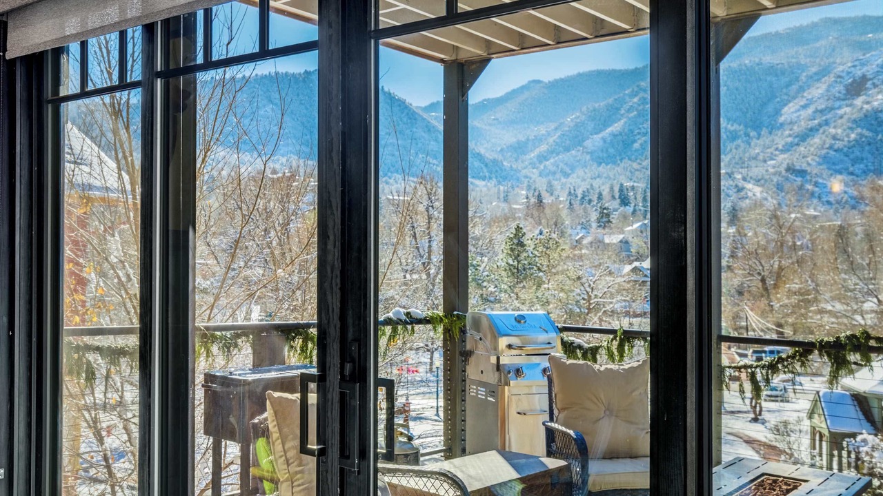 Photo of Patio Balcony in Manitou Springs Historic District