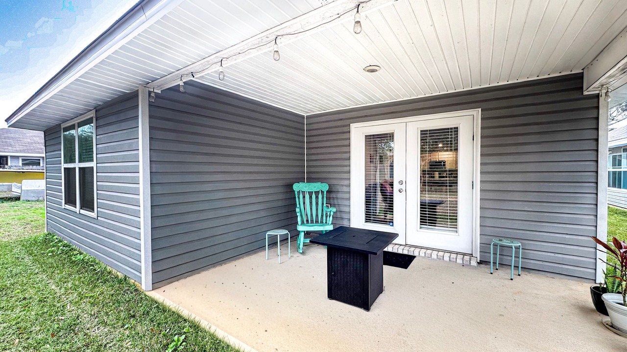 Photo of Patio Balcony in Pine Forest