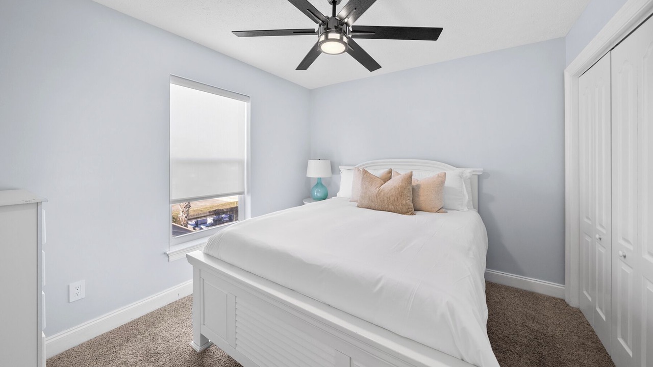 Photo of Bedroom in Laguna Beach Estates