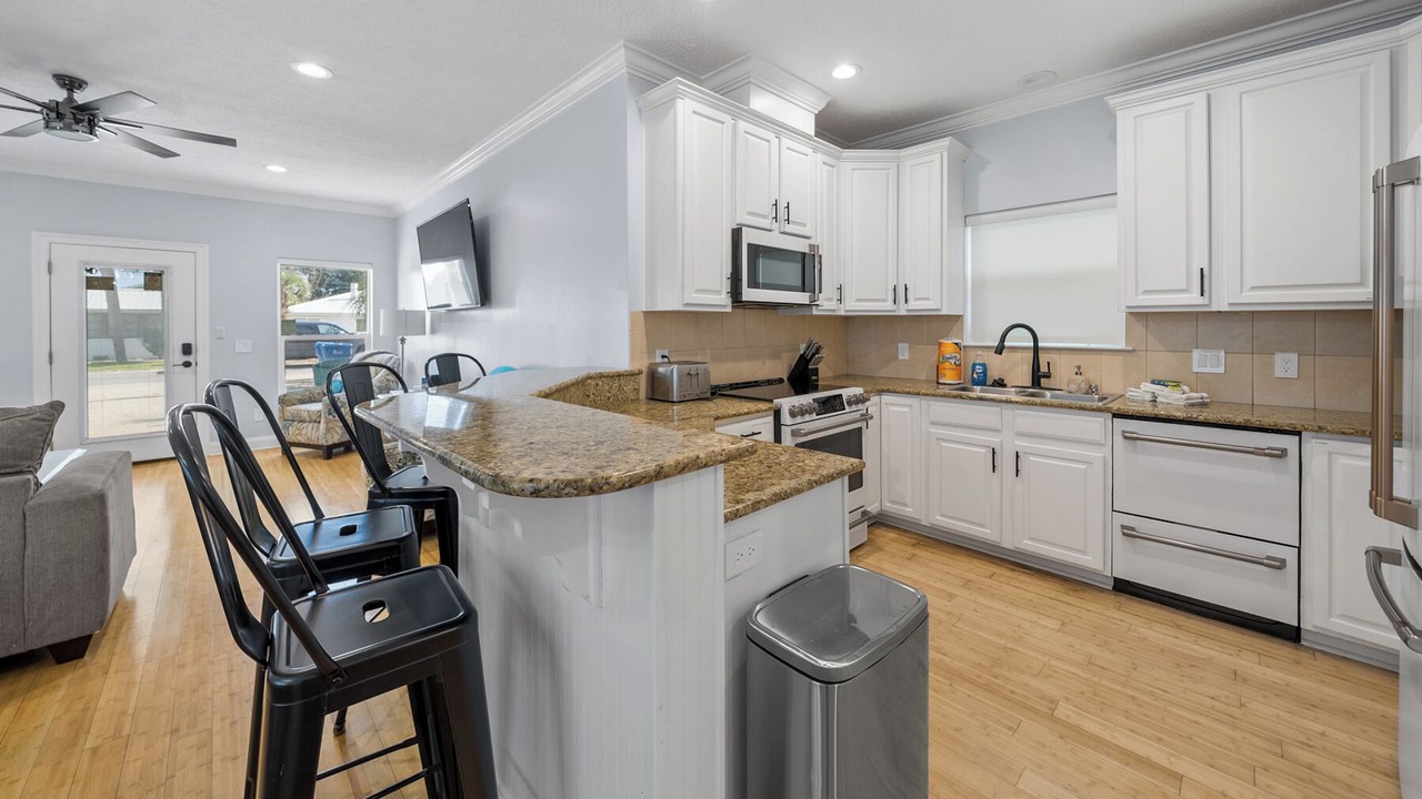 Photo of Kitchen in Laguna Beach Estates