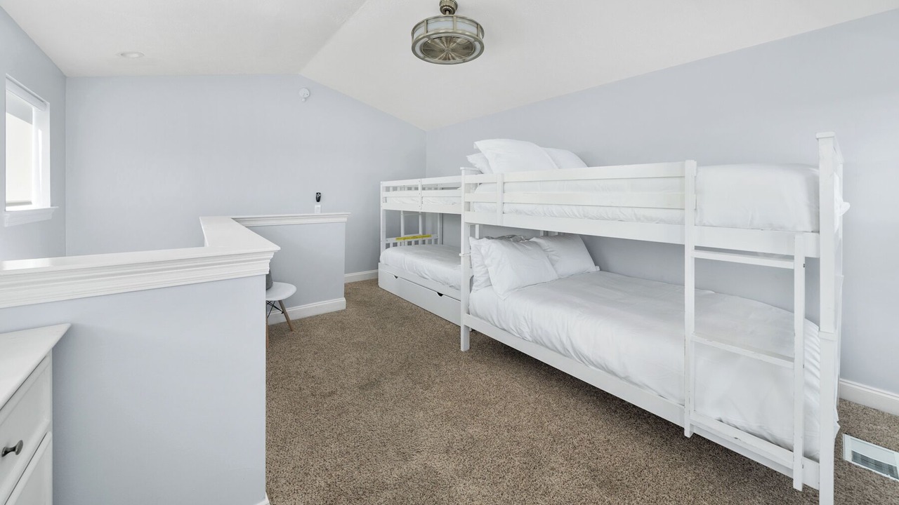 Photo of Bedroom in Laguna Beach Estates