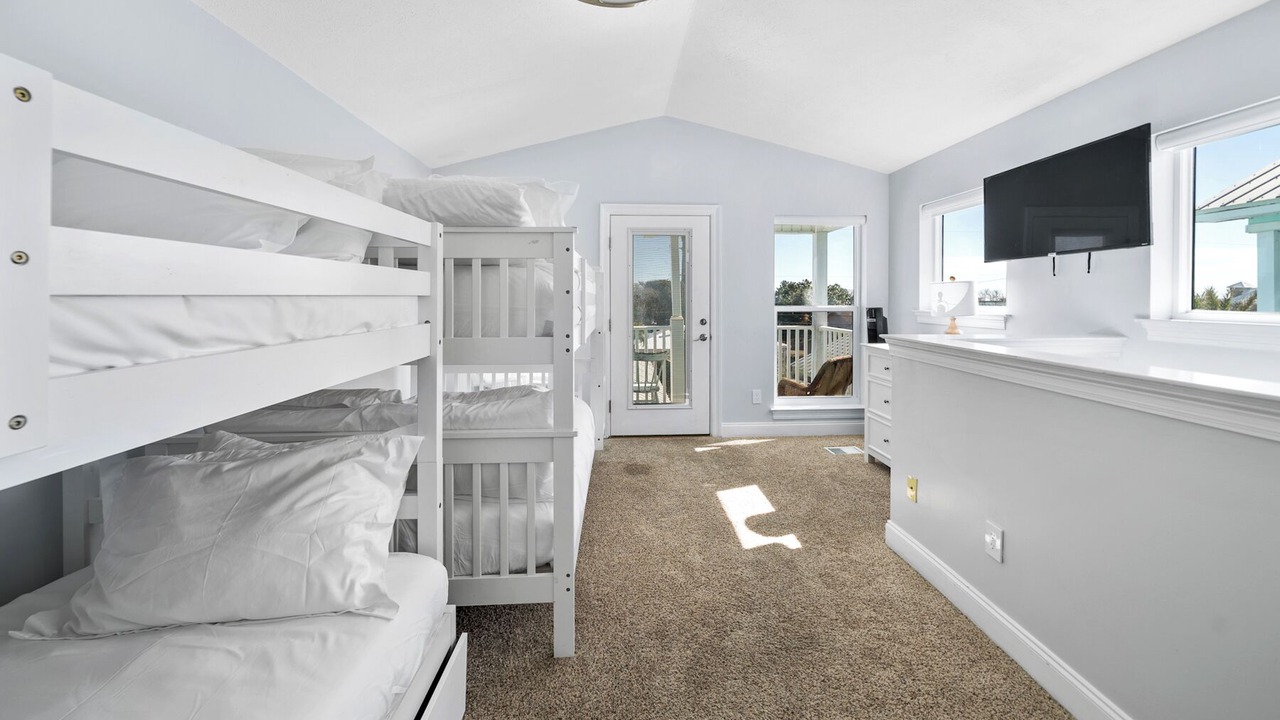 Photo of Bedroom in Laguna Beach Estates