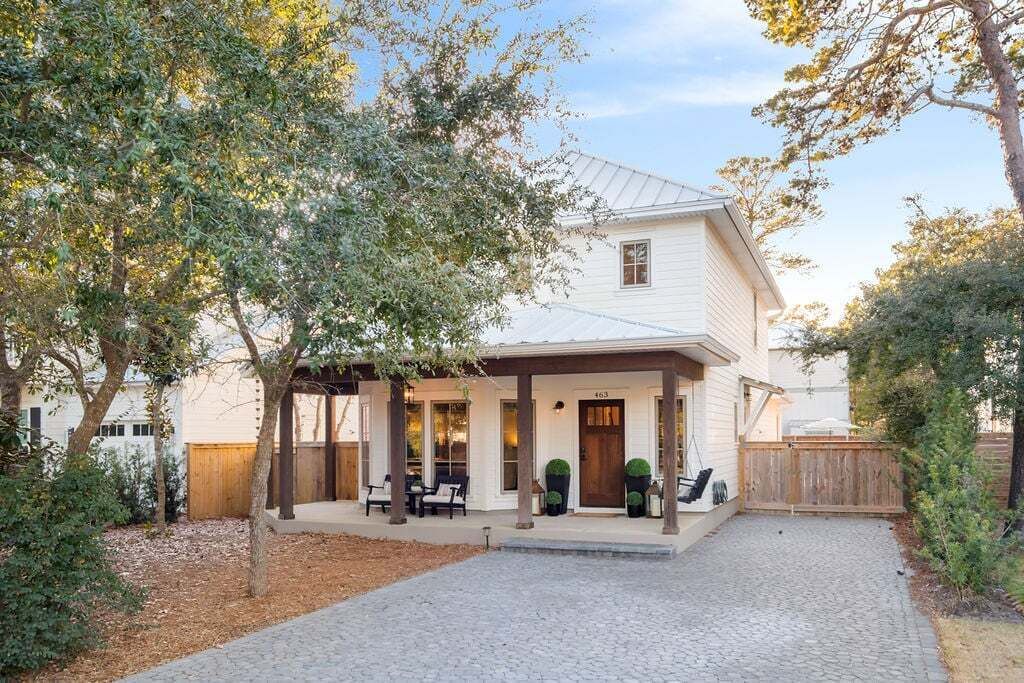 Photo of Outdoor in White's Gulfview