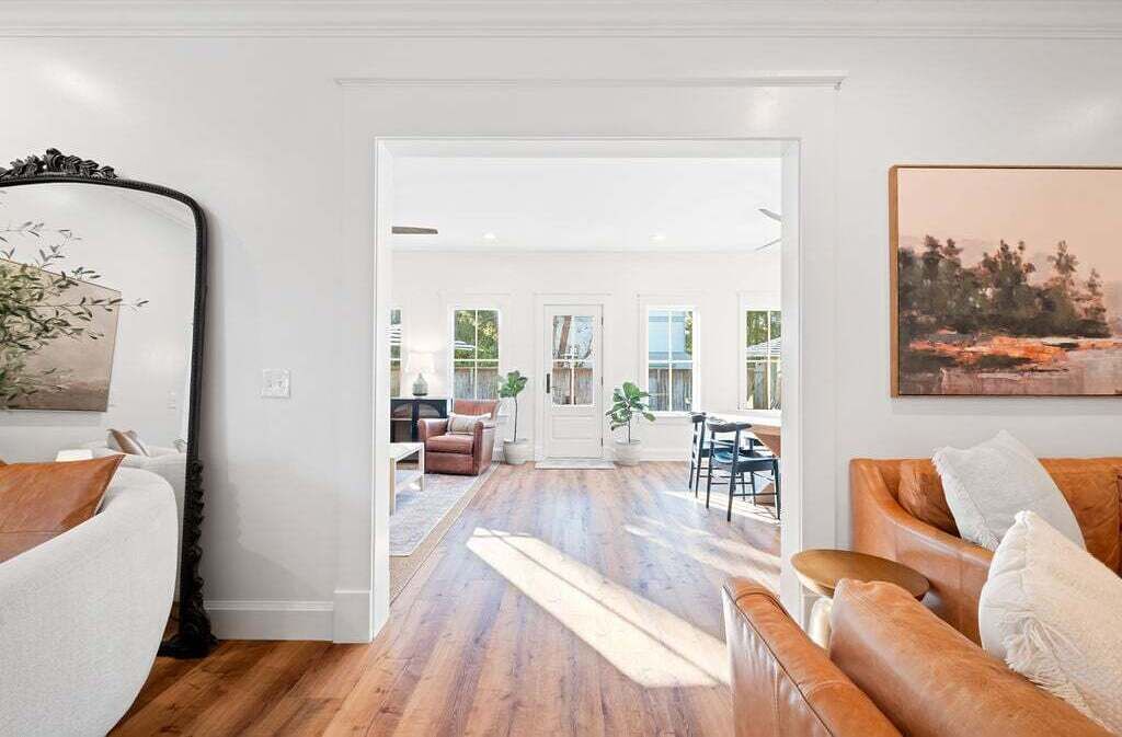 Photo of Livingroom in White's Gulfview