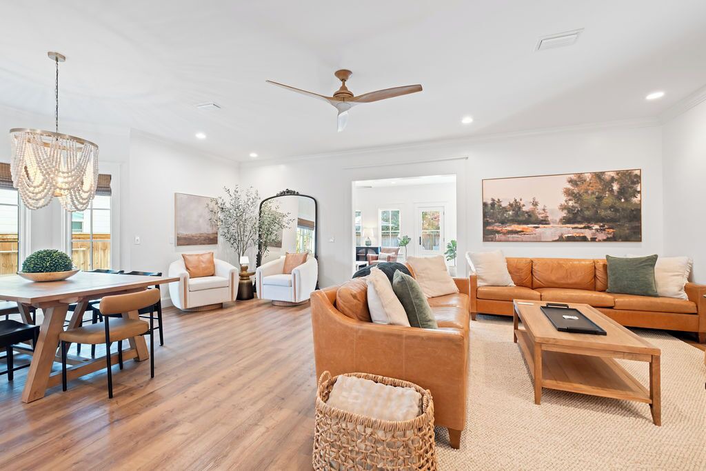 Photo of Livingroom in White's Gulfview