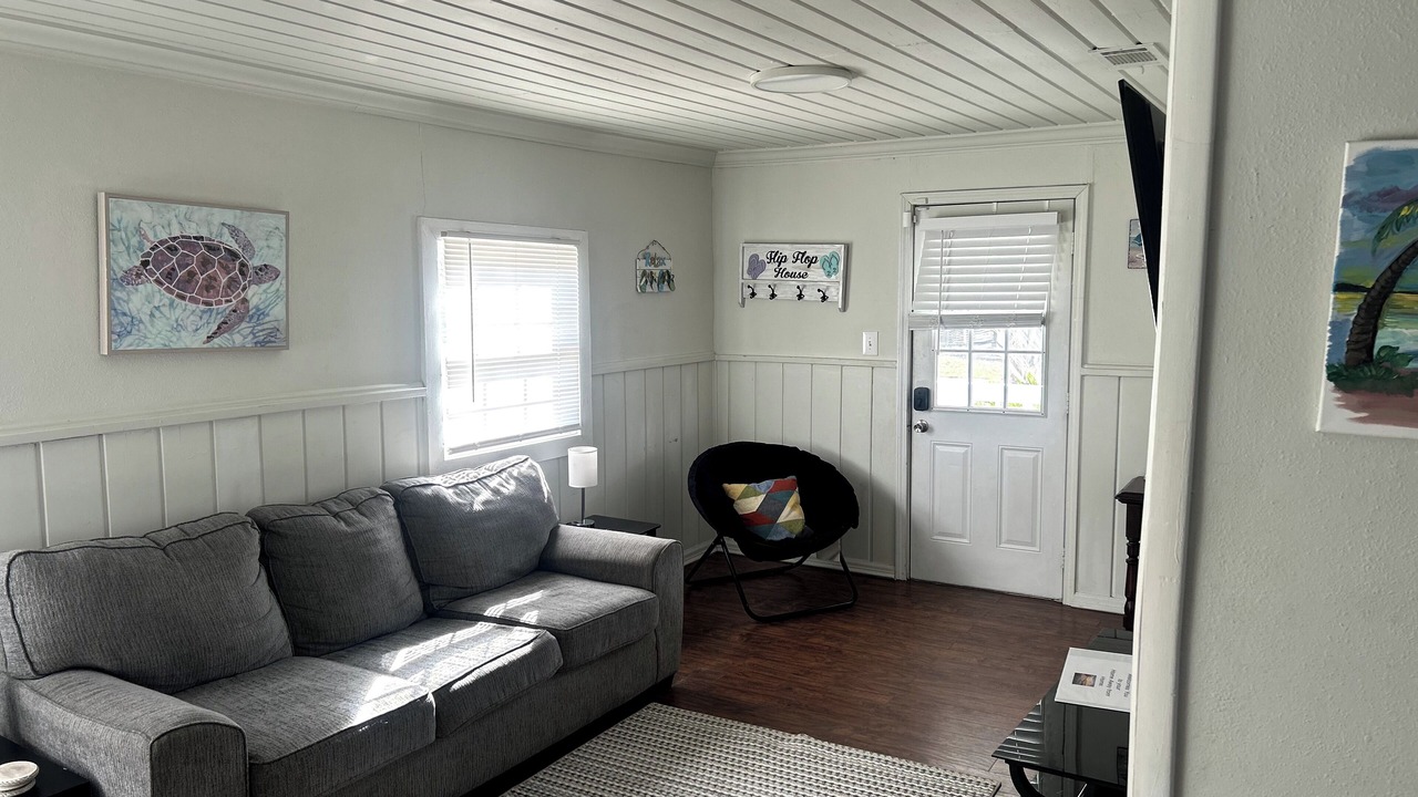 Photo of Livingroom in Southeast Pensacola