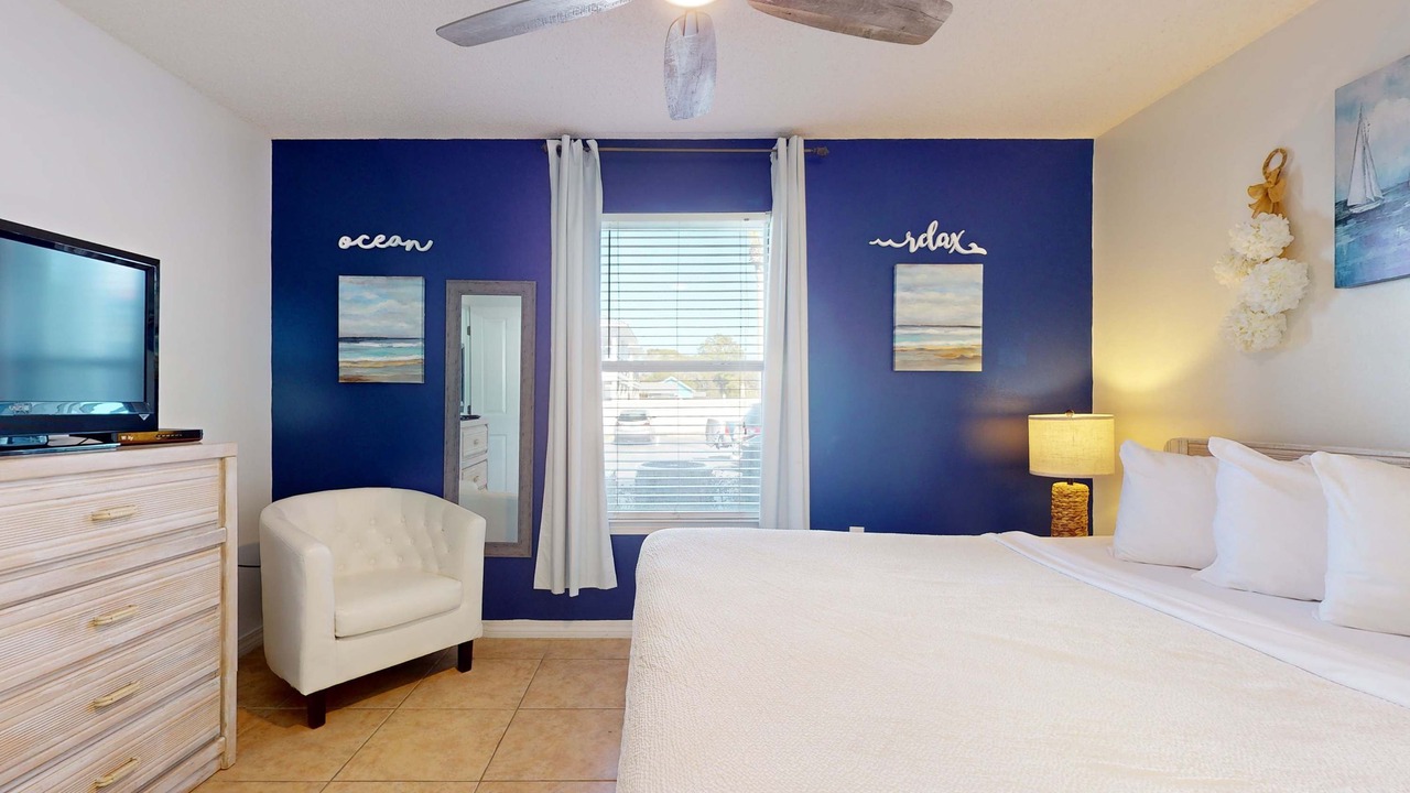 Photo of Bedroom in Crystal Beach