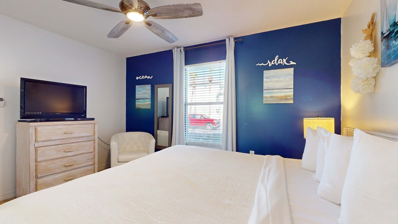 Photo of Bedroom in Crystal Beach