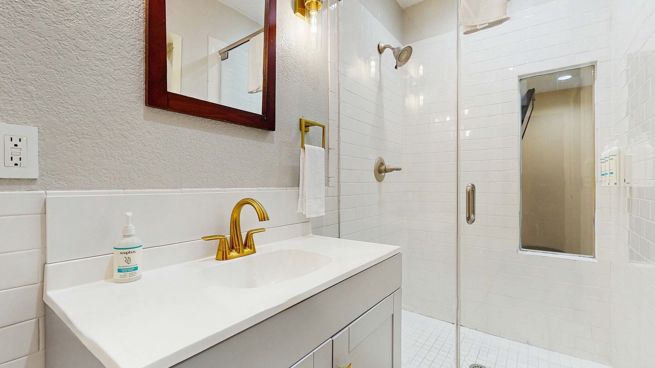 Photo of Bathroom in Baytowne Wharf