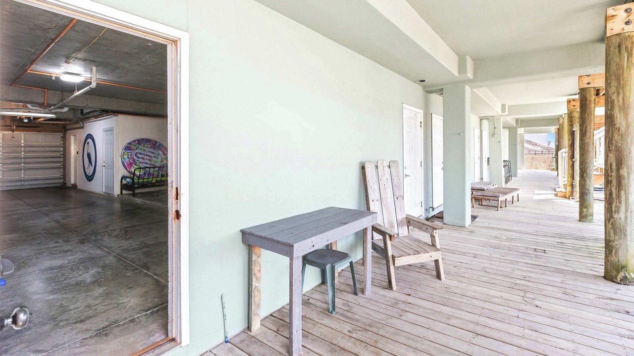 Photo of Patio Balcony in White Sands