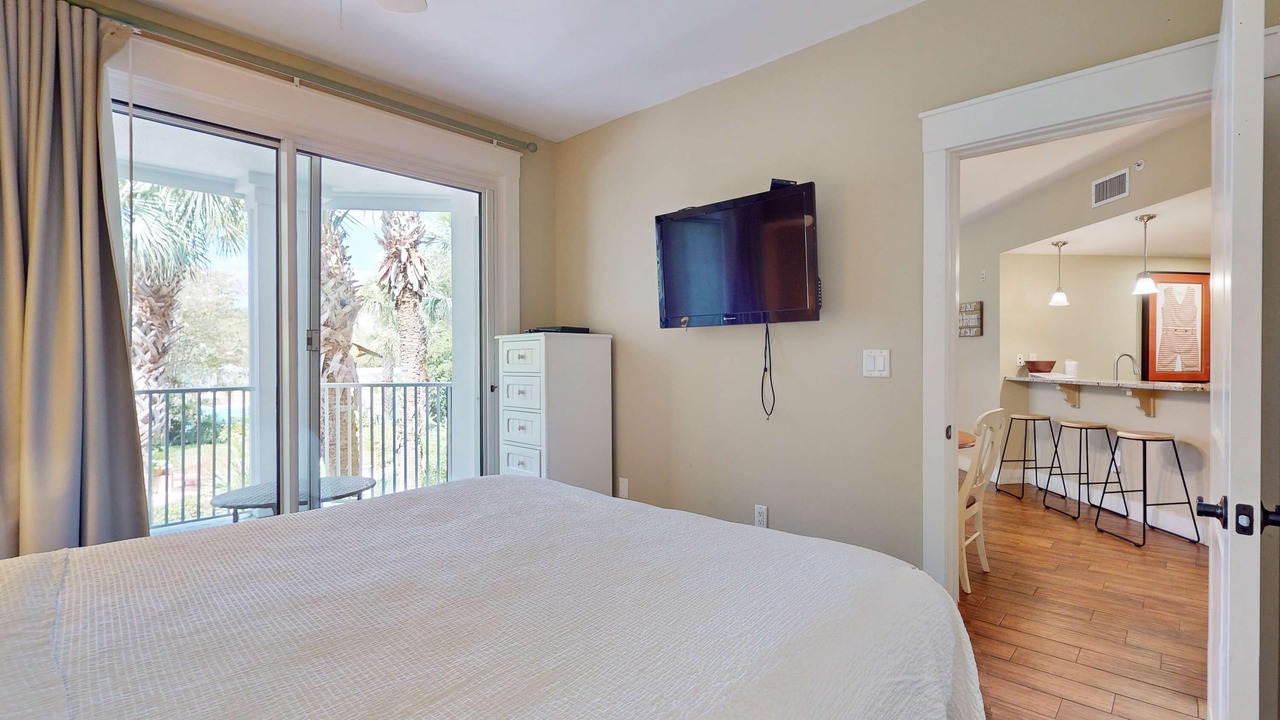 Photo of Bedroom in Baytowne Wharf