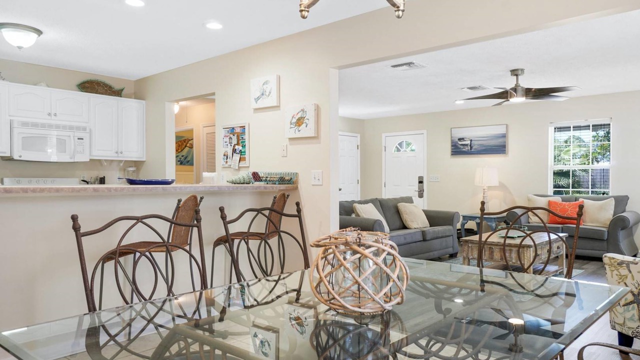 Photo of Livingroom in Inlet Beach Heights