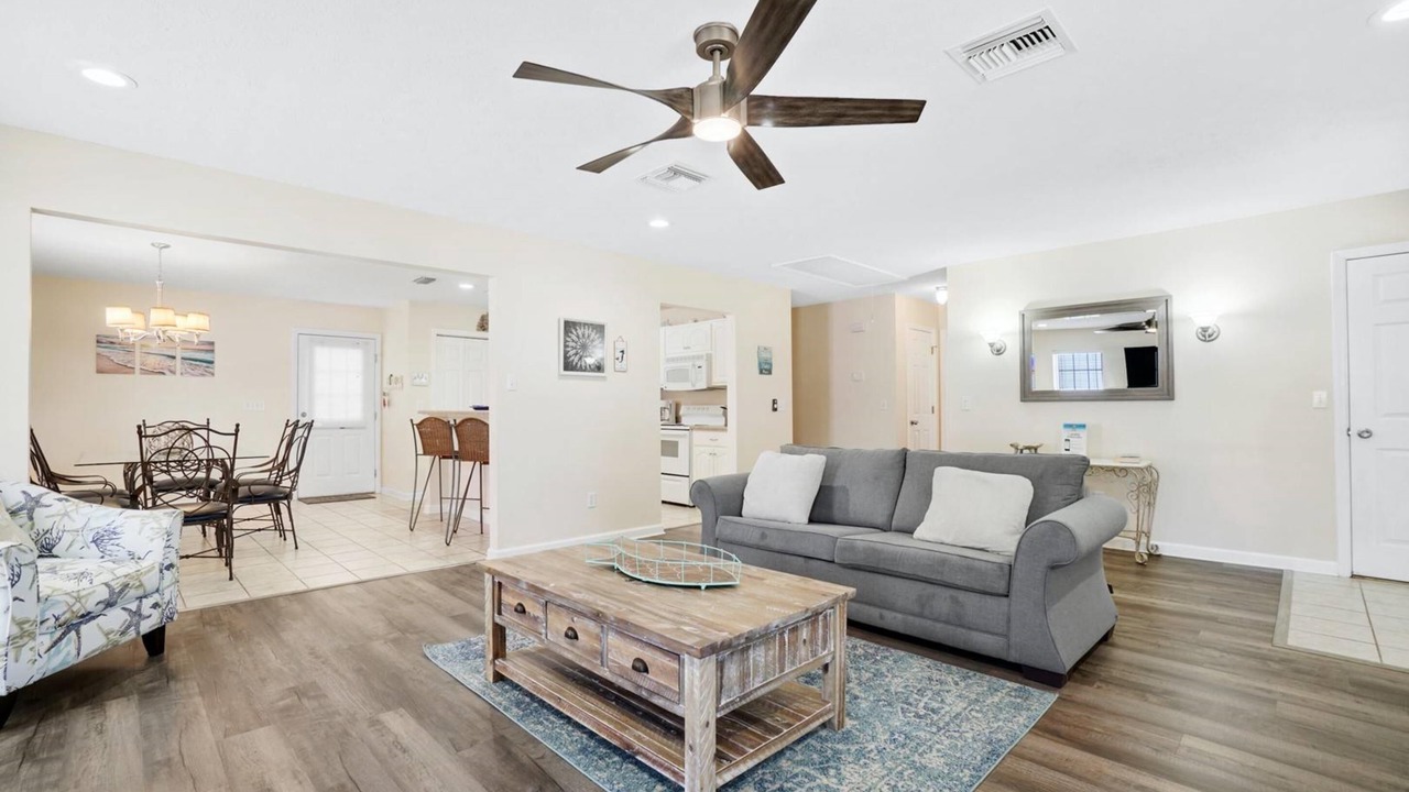 Photo of Livingroom in Inlet Beach Heights