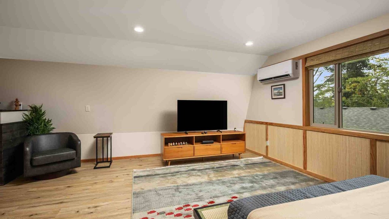 Photo of Bedroom in Oak Grove