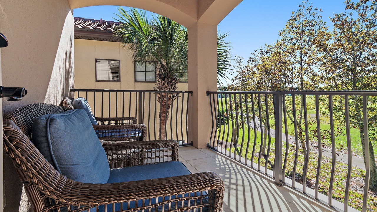 Photo of Patio Balcony in Villa Lago