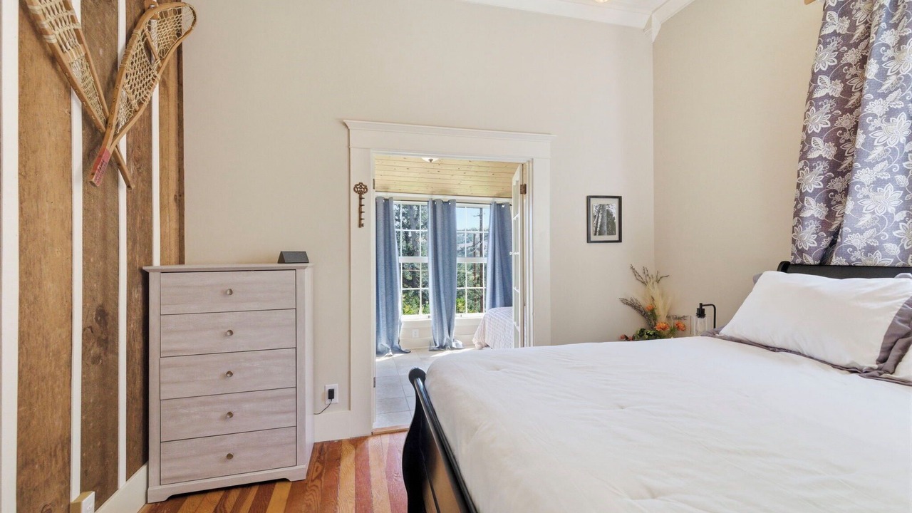 Photo of Bedroom in Angels Camp