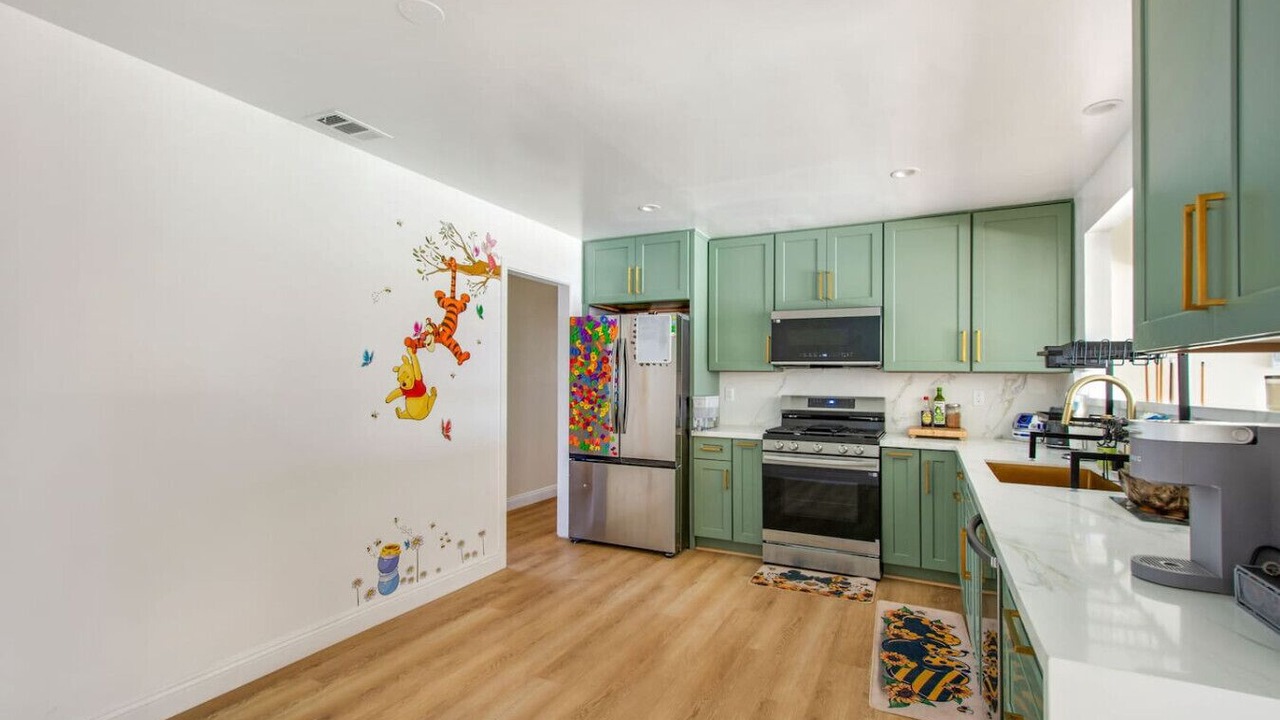 Photo of Kitchen in Anaheim Resort