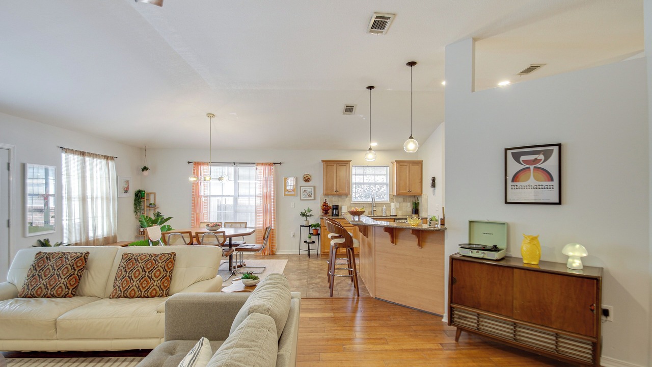 Photo of Livingroom in Milton