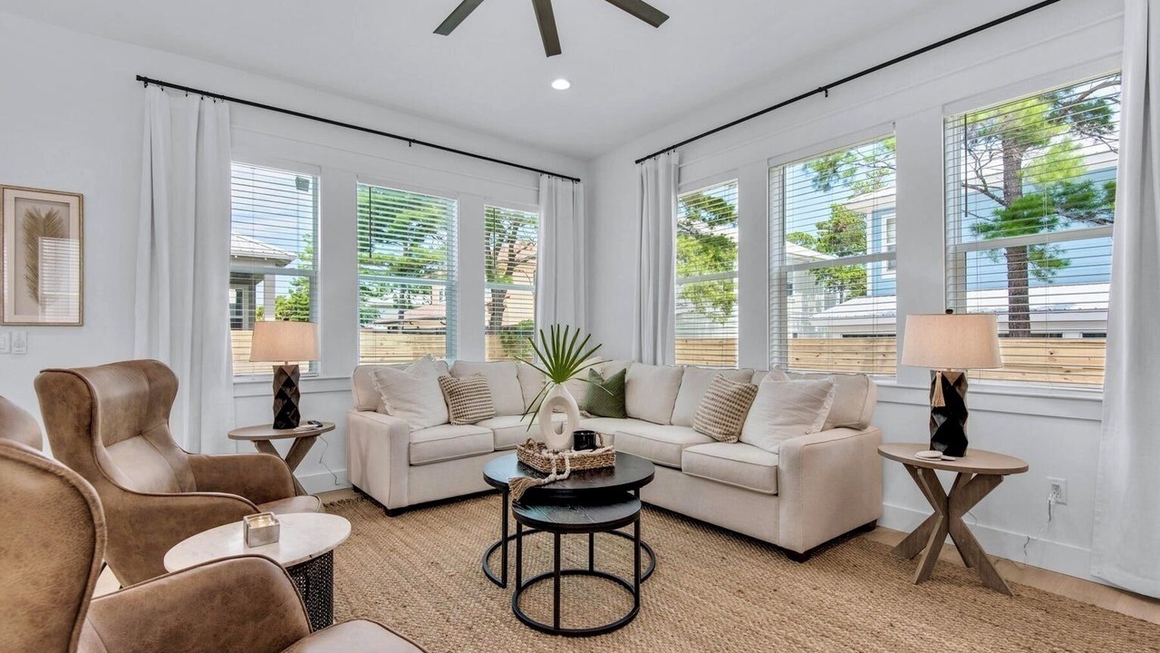 Photo of Livingroom in Miramar Beach