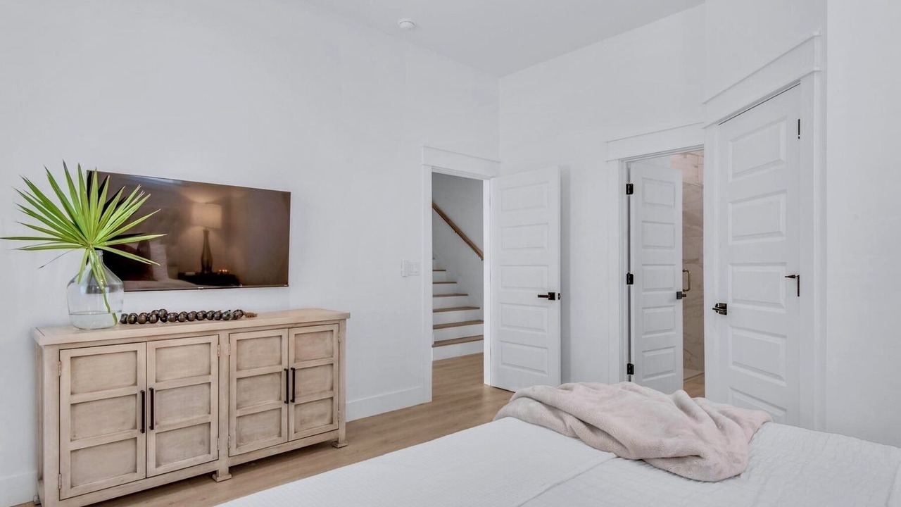 Photo of Bedroom in Miramar Beach