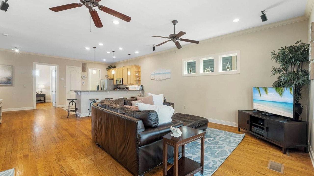 Photo of Livingroom in Crescent Beach